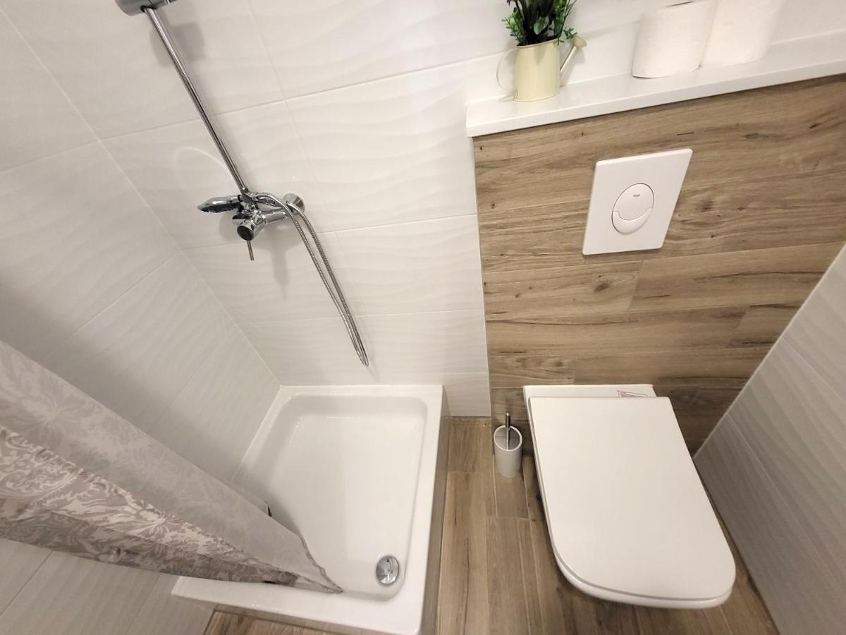 Mali Apartman U Centru Makarska Esterno foto