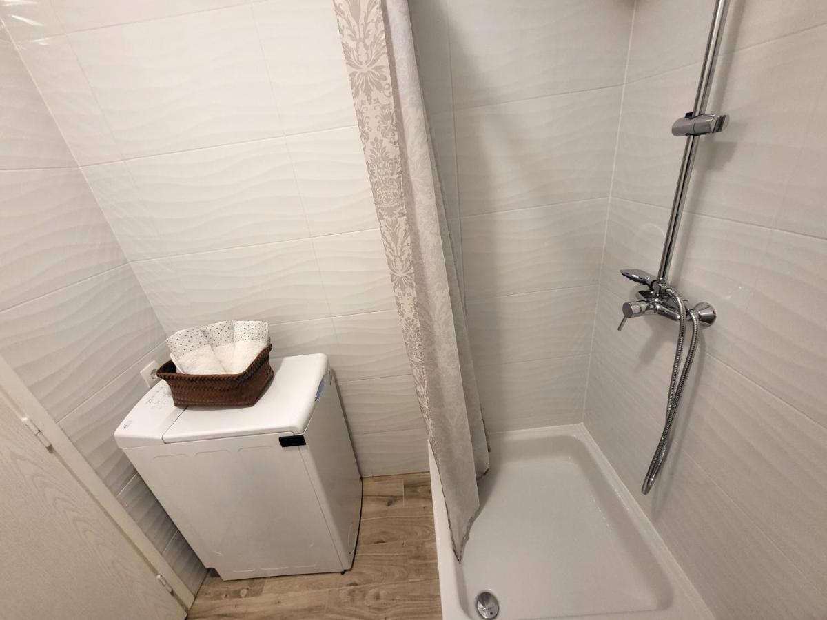 Mali Apartman U Centru Makarska Esterno foto