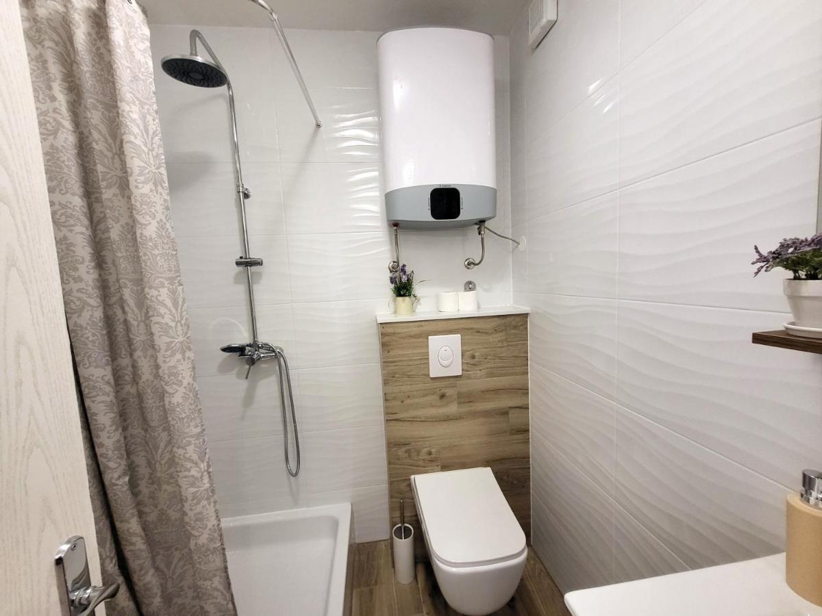 Mali Apartman U Centru Makarska Esterno foto