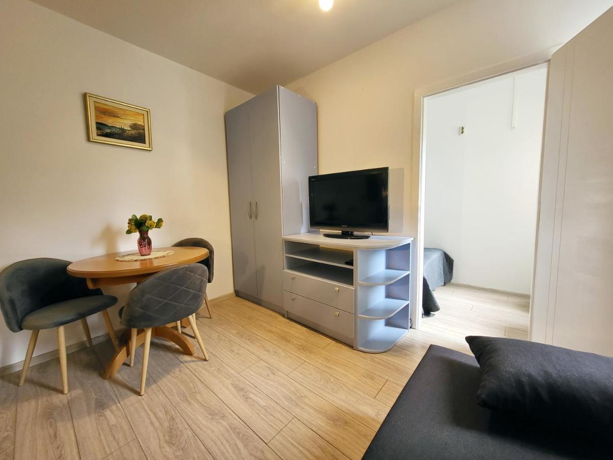 Mali Apartman U Centru Makarska Esterno foto